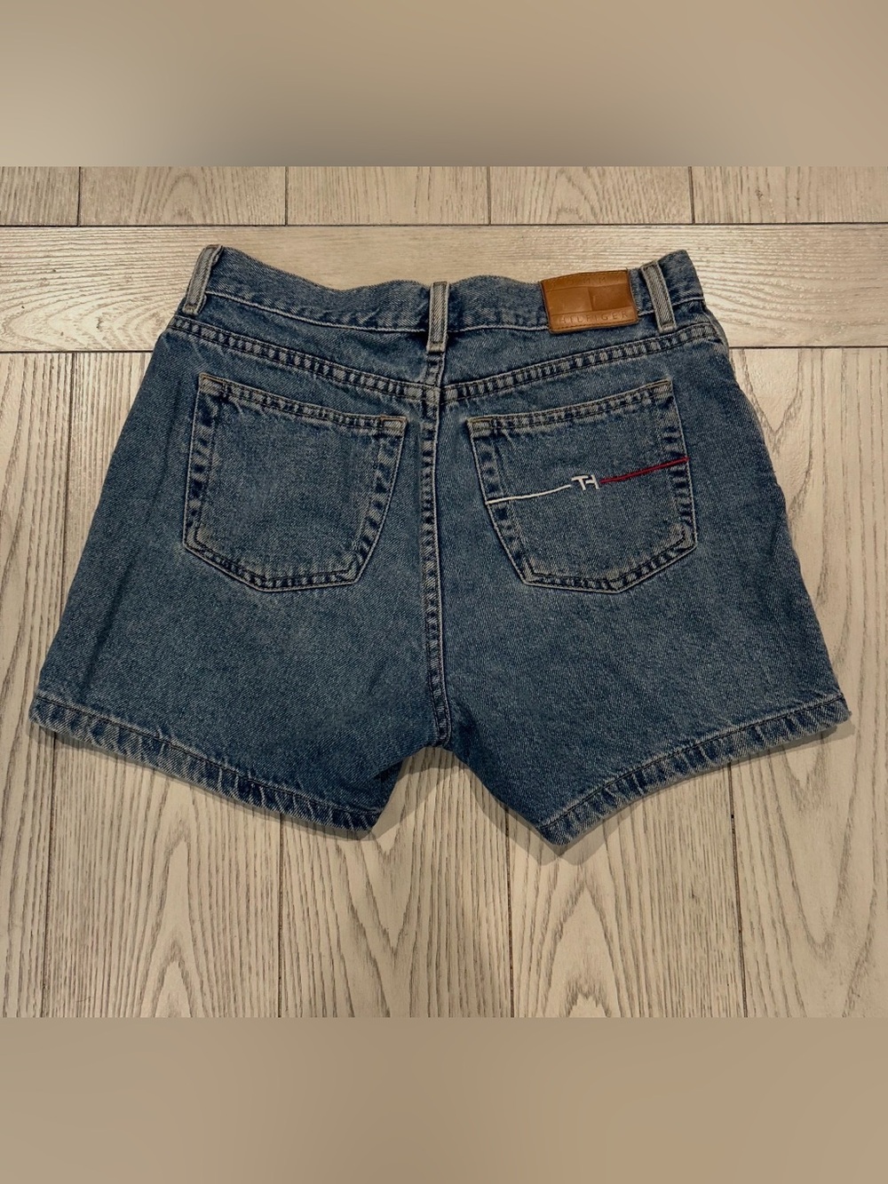 VINTAGE TOMMY HILFIGER DENIM SHORTS